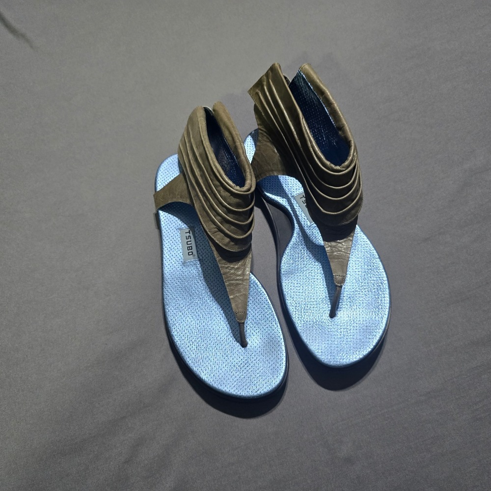 Tsubo 8254-MDGM Thong Sandals Women 10 Olive Green Metallic Blue Ruched Leather